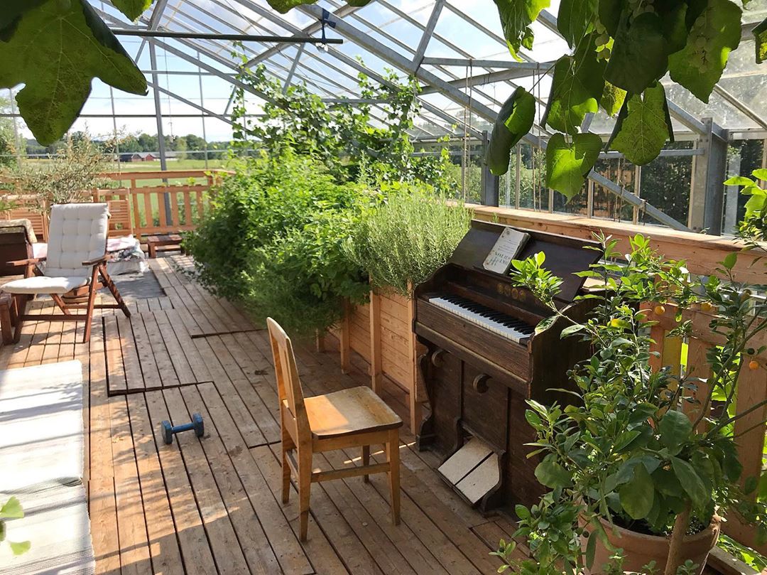 Interior view of Anders Solvarm's nature house, on the roof deck. Photo credit @im_hjerte on Instagram, via Metro.style